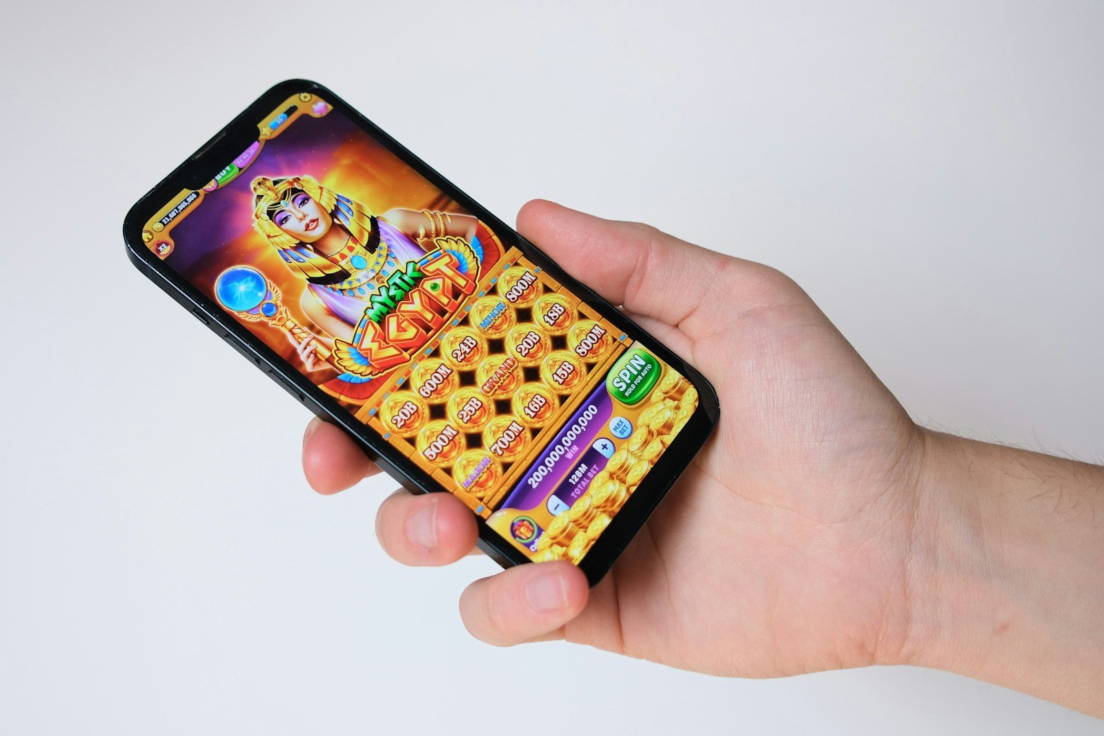 Les meilleurs jeux iOS de 2025 (jusqu'à présent): blockbusters, ports et nouveaux prétendants