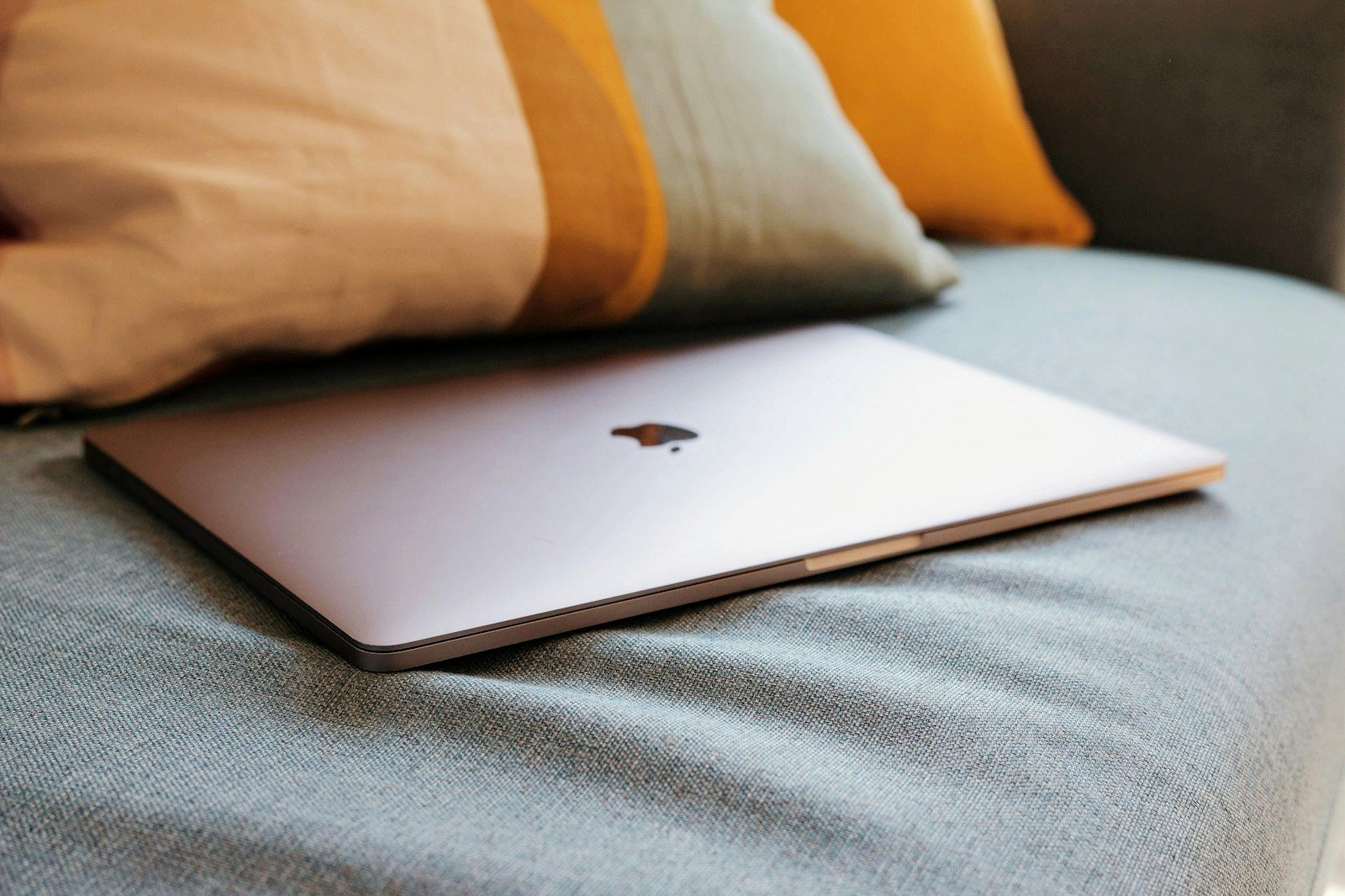 Ligne MacBook 2025 d'Apple: puces puissantes de la série M et designs élégants