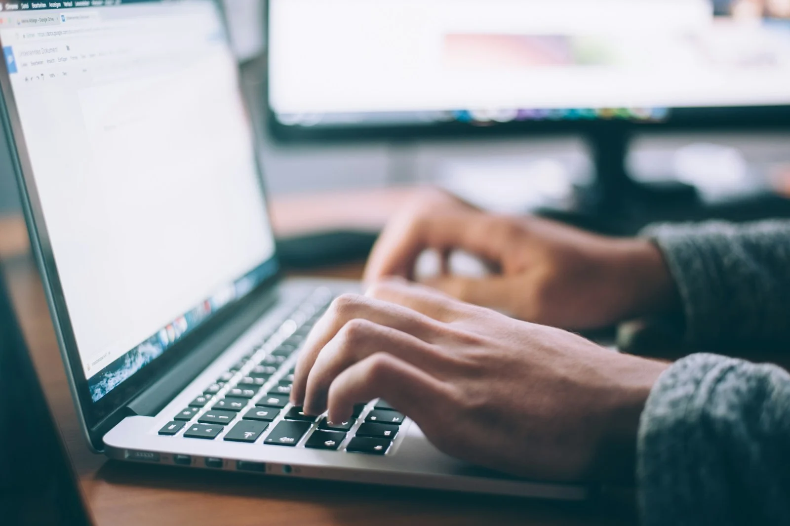 Meilleur logiciel CRM de vente pour rationaliser les relations avec les clients en 2025
