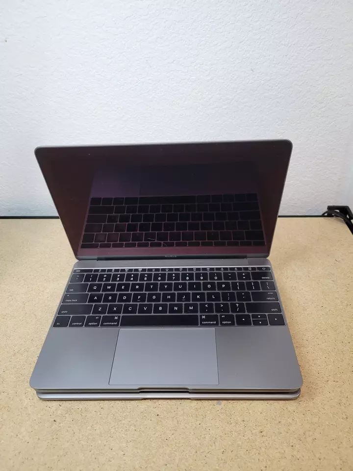 Comment réparer l'écran noir d'un MacBook : guide de dépannage